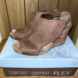 Women's Brown Perforated Comfort Wedge Sandals